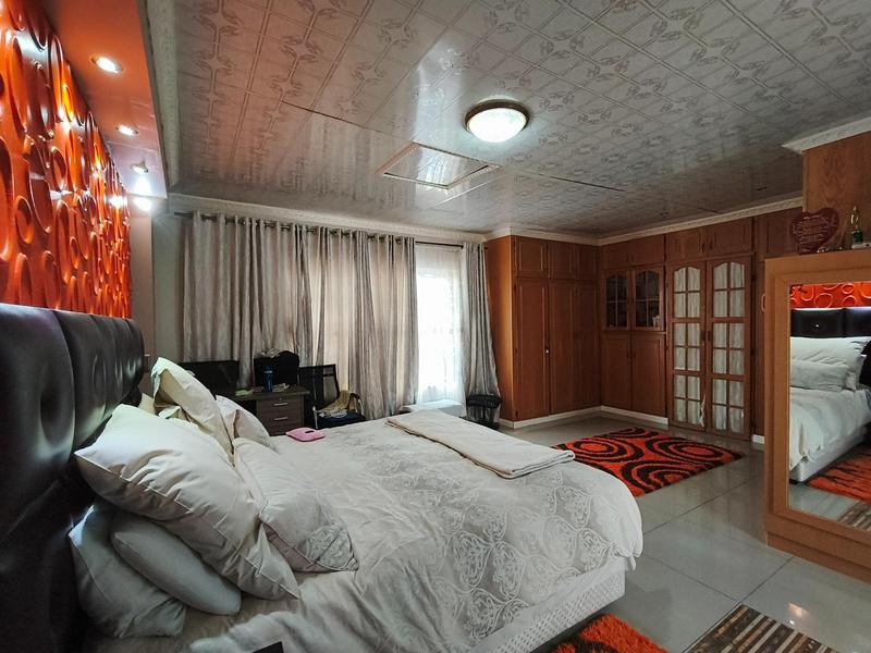 7 Bedroom Property for Sale in Southernwood Eastern Cape
